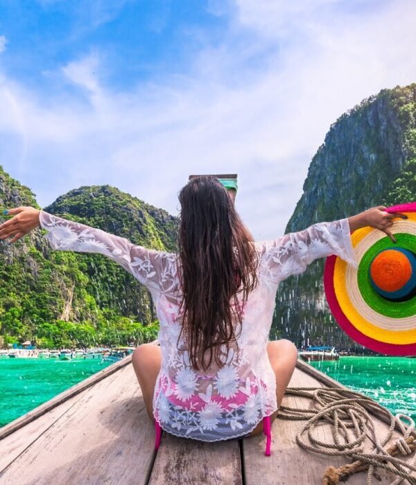 Happy,Traveler,Woman,In,Summer,Dress,Joy,Fun,Relaxing,On